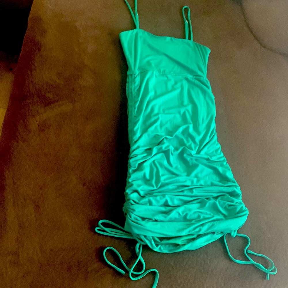Summery bodycon type dress from Lovers+ Friends SZ medium - Picture 3 of 8